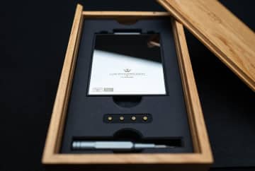 LUXURY&PRECISION、「AD1955」をデュアル搭載したDACモジュール。モジュール交換式DAP「E7」専用