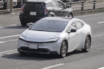 【大阪】プリウスがフーガに『あおり運転』割り込み・急ブレーキを続ける “ドラレコ映像” にコメント殺到「いろんな意味でヤバいww」「新御堂筋でのプリウスの煽り運転！犯罪という認識を持てよ、、」