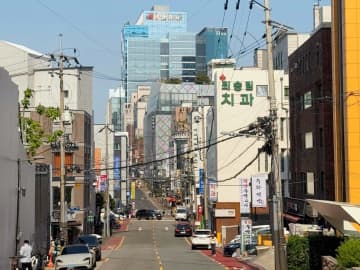 独創的なデザインで注目集めたソウルの高級ビル、完成した外観に「全く違う」「詐欺大国」と批判の声