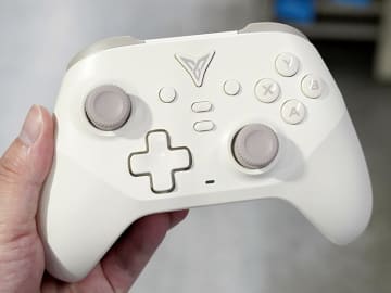 3,080円の格安ゲームパッド「Flydigi Dune Fox」が発売、ホールエフェクトスティック/トリガー搭載