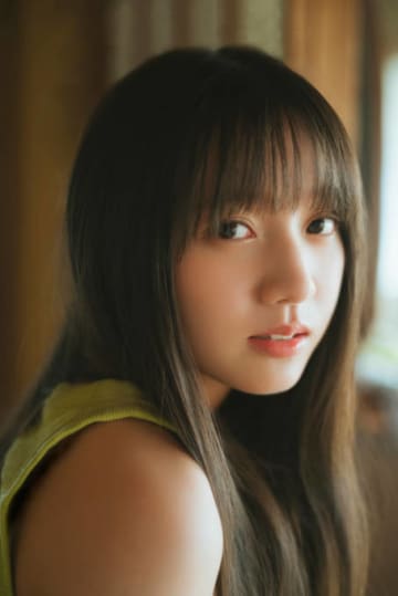 乃木坂46海邉朱莉、あふれる透明感＆印象的な表情で魅せる！グループ加入直後の等身大の姿を披露