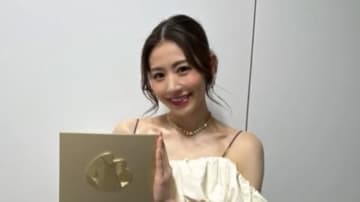 「女神さまみたい」「かわいすぎ」バドミントン志田千陽、イベントでの肩出しドレス姿に反響