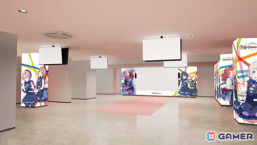「学マス」1周年記念の特別展示が全国48店舗のアニメイトにて実施中！池袋本店は初登場となるアニメイトエプロン姿の秦谷美鈴ら12人による特別仕様に