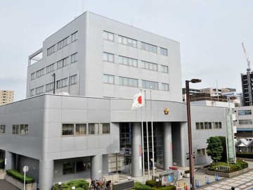 JR武蔵野線の車内で女性の体触る…不同意わいせつの疑いで労基署の課長の男を逮捕　以前から被害に遭っていた女性、警察に相談→警察官が同乗し犯行を確認　「抵抗してないので同意したと思っていた」と容疑を一部否認する52歳