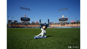 ドジャース・大谷翔平選手が自身の「50 ｰ 50」記念の“ボブルヘッドデー”に先発出場　第1打席は三振