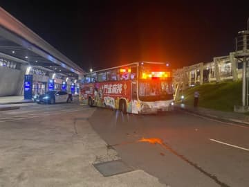 台湾桃園空港でバス事故　日本人4人含む30人超軽傷