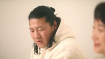 「リ・バース60」のCMで余貴美子の息子を演じている男性は?