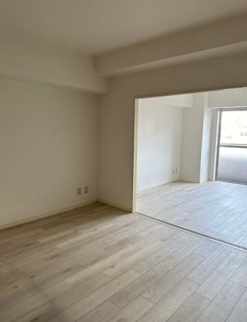「築50年がここまで変わる！？」カップルの低予算リメイク部屋が話題に！　ビフォーアフターにSNSで驚きの声「羨ましい」