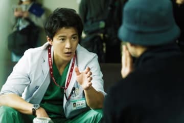 小栗旬×松坂桃李×池松壮亮×窪塚洋介の最強キャストがリアリティを追求　『フロントライン』メイキング写真解禁