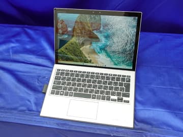 タッチ対応の高解像度液晶や第8世代Core i5搭載の2in1 PCが24,800円！中古品が大量入荷