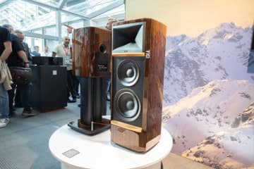 【HIGH END】JBL、次世代フラグシップ“SUMMITシリーズ”開発意図や特徴を幹部が説明。「計画の続きもあり」