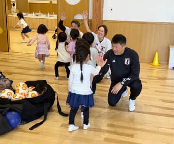 武田修宏氏が能登半島地震復興支援活動に参加　保育園で子供達とサッカー交流