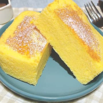 【レンジでコレ！？】牛乳で作るより100倍ふわっふわ！極厚フレンチトーストが秒で完成