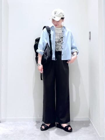 【グローバルワーク】夏の「黒パンツ」をオシャレに着こなす「涼しげコーデ」