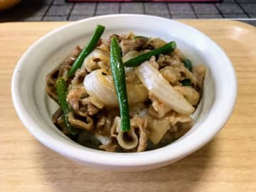 早くてうまい「丼ぶりレシピ」決定！　【豚肉とインゲンの味噌炒め丼】作ったらスタミナガッツリ！