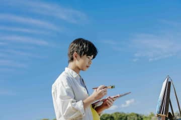 ものづくりに夢中な子供たちと秘密だらけの大人たち 原田琥之佑主演で描く、横浜聡子監督待望の最新作『海辺へ行く道』
