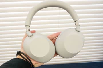 【レビュー】ソニー新ヘッドフォン「WH-1000XM6」、編集部員ふたりで聴いてきた