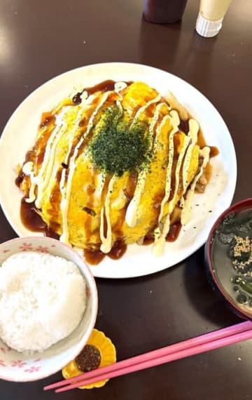 みきママ、時間がないときに作った夕食を公開「野菜炒めがばえるおかずで乗り切ります」