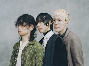 おいしくるメロンパン、新曲「未完成に瞬いて」がアニメ『フードコートで、また明日。』OPテーマに