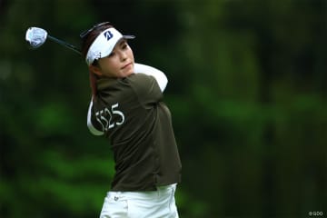 ツアー史上最長ブランクVヘ堀奈津佳が首位発進 申ジエ24位
