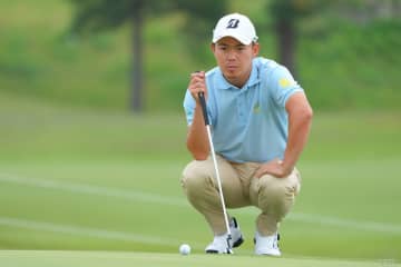 木下稜介が自己ベストスコア「62」で単独首位浮上 小平智は10位後退