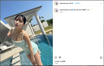田中美久、海辺＆プールサイドでの撮影オフショット公開　タンクトップ姿で「好きって言って！」
