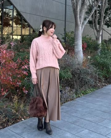 50代のピンクはこう着るのが正解！ 大人のためのピンクカラーコーデ術