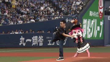 『ごぶごぶ』代打MC・東野幸治、ドッキリで人生初の始球式「俺が投げるの？」相方・久本雅美の実家も訪問