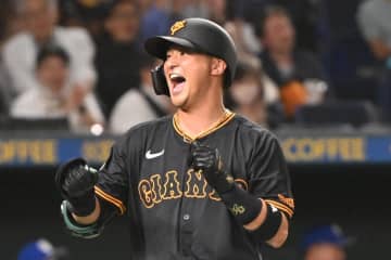 【巨人】〝Ｇの救世主〟吉川尚輝が８回逆転３ランでガッツポーズ「思い切っていくだけだと…」