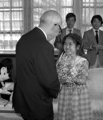 ＜あのころ＞「おしん」が文相を訪問　42年前の5月17日