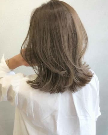 「ペタンコ髪」卒業！【40・50代】切るだけ → パッと華やぐ♡「ふわっとレイヤー」