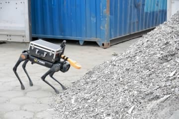 広州税関、放射線検知に「ロボット犬」を導入―中国