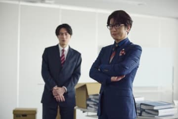 『イグナイト』“カメレオン桐石”及川光博の変身ぶりに反響「惚れそう」「スピンオフやろう」