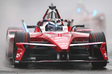 ニッサンが２連続１－３！各車雨で苦戦するなか、ランキング首位ローランドがトップタイムを記録【フォーミュラE東京E-PRIX・フリー走行２回目】