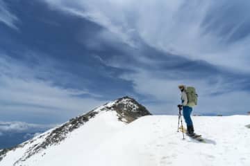 【乗鞍スカイライン開通】一気に標高2,702mへ！　圧倒的スケールで広がる絶景、乗鞍岳と雷鳥