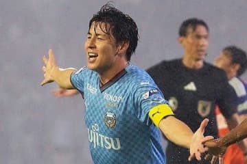 先制点の問題は｢脇坂泰斗のポジション｣、長谷部新体制で生まれた｢新たな攻撃の形」【川崎フロンターレ｢横浜FC戦｣で示した逆襲の予兆】(1)