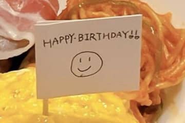 夫が妻のために作った“誕生日のごちそう”　食欲そそる夢のような一皿に羨望の声　「素敵すぎます」