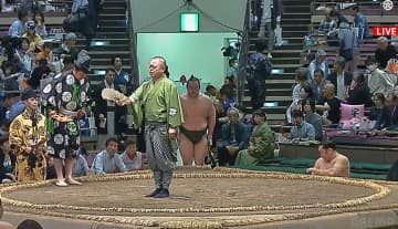 あまり見たことない…力士の“美しすぎる礼”にファン感嘆「礼の美しさがレベチ」「力士の誇り」
