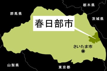 ガラス片か…団地の階段から投げつける　容疑で男を逮捕　「割れた瓶を投げられた」と複数の相談…警戒中の警官が目撃　「覚えていない」と容疑を否認する49歳