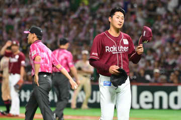 【楽天】内星龍が自身２度目の危険球退場　ソフトバンク・嶺井博希への頭部死球で