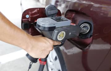 ガソリン定額補助、22日開始　店頭価格5円引き下げ