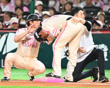 【ソフトバンク】送球が栗原陵矢の胸付近に直撃　打者アウトで勝ち越しに「守備妨害」がトレンド入り