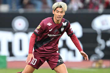 大迫勇也が“復活”の2ゴール「いろんな駆け引きがあった」　エースの葛藤…休むのは「ダメだ」