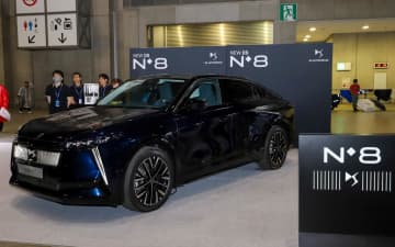 DS、フォーミュラE「東京E-Prix」会場で新型EV「DS N°8（ナンバーエイト）」日本初公開
