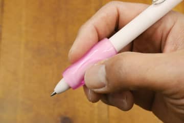 握りやすいなんてもんじゃない！ くるくるぷにゅ化したペンの衝撃
