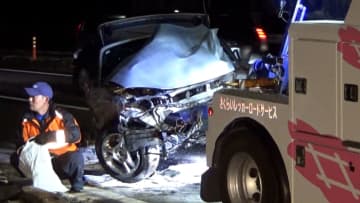 交差点で車3台衝突 1人負傷　栃木・宇都宮市の国道4号