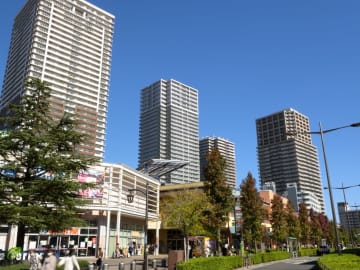 小学生が高層マンションから泥団子を投げつけ男性に命中 後遺症を患う重症に… コメント殺到「偶然１回目が当たったわけじゃないよね？きっとこれまで何回もやってるはず」「泥団子とか言われると軽く見られるけど石が入ってたりしたら大変なことになるよこれ」