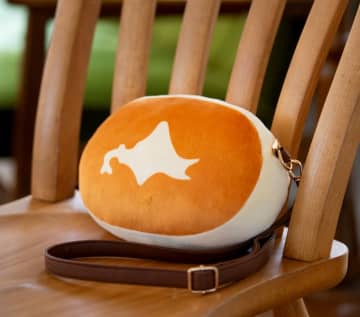「北海道チーズ蒸しケーキ」2Wayふわふわポーチに　6月4日「蒸しパンの日」に発売