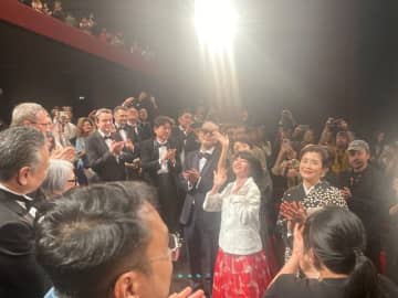カンヌ映画祭コンペ出品の『ルノワール』に約6分間に及ぶスタンディングオベーション
