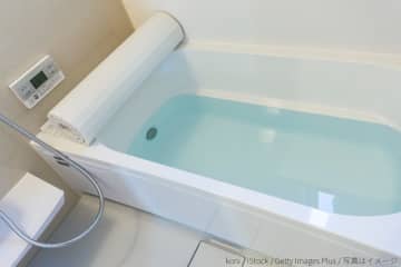 入浴後に毎日やる行為、じつは“逆効果”だった…　カビが増殖する危険にスタジオ悲鳴